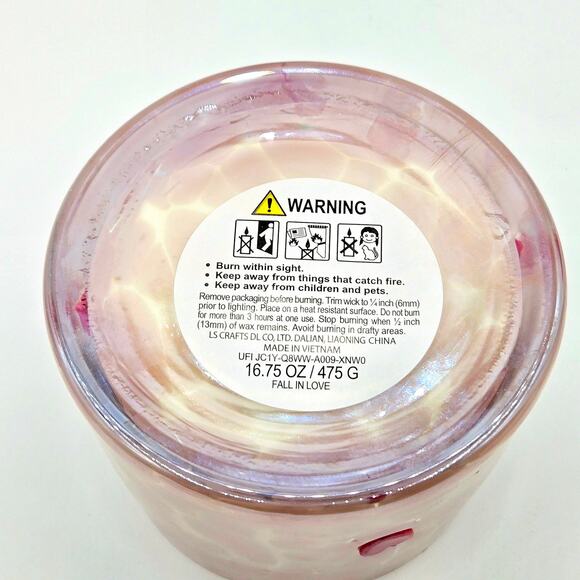 Rachel Zoe Fall in Love Soy Blend Candle – 16.75 oz Rare Valentine’s Edition - Picture 7 of 7